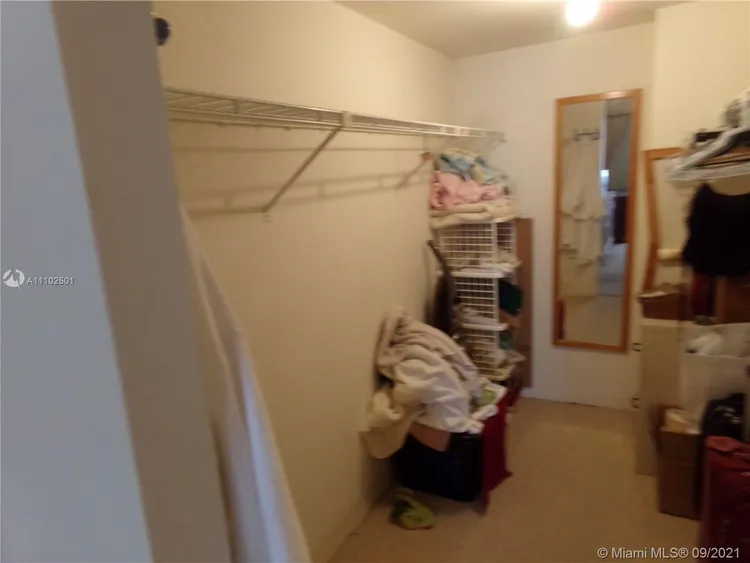 The Venetia #15G image #13