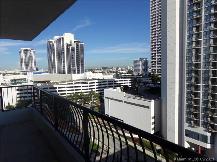 The Venetia #15G image #15