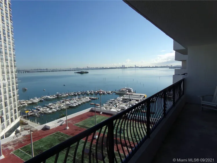 The Venetia #15G image #16