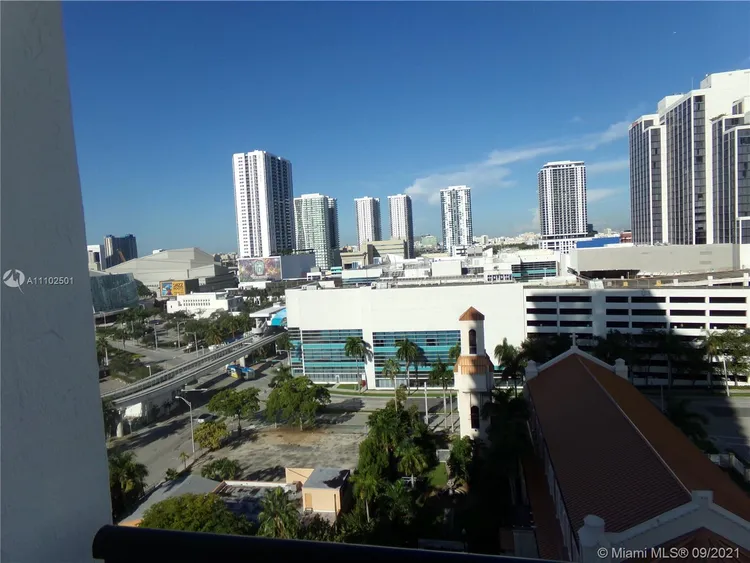 The Venetia #15G image #17