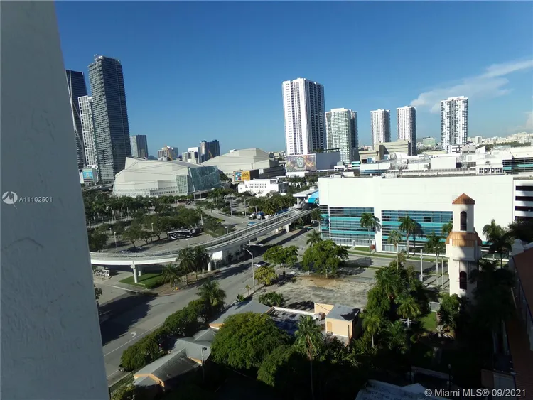 The Venetia #15G image #18