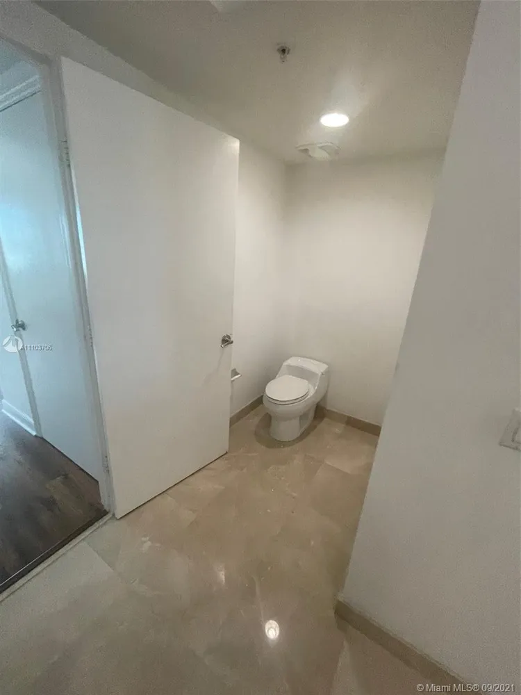 One Fifty One At Biscayne #704 image #16