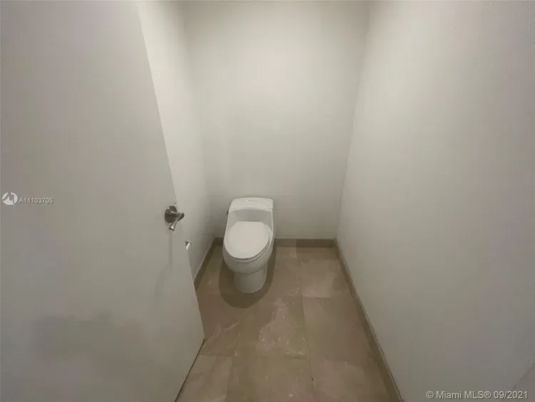 One Fifty One At Biscayne #704 image #17