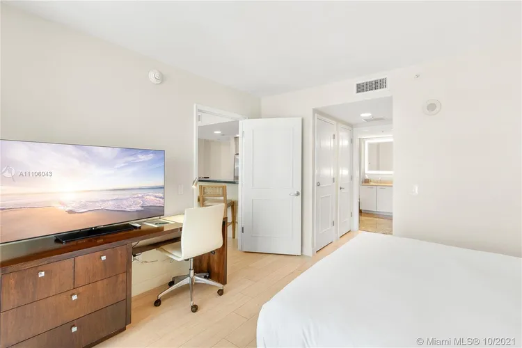 Hilton Q Club #1706 image #7