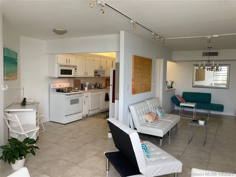 Burleigh House #1121 image #11