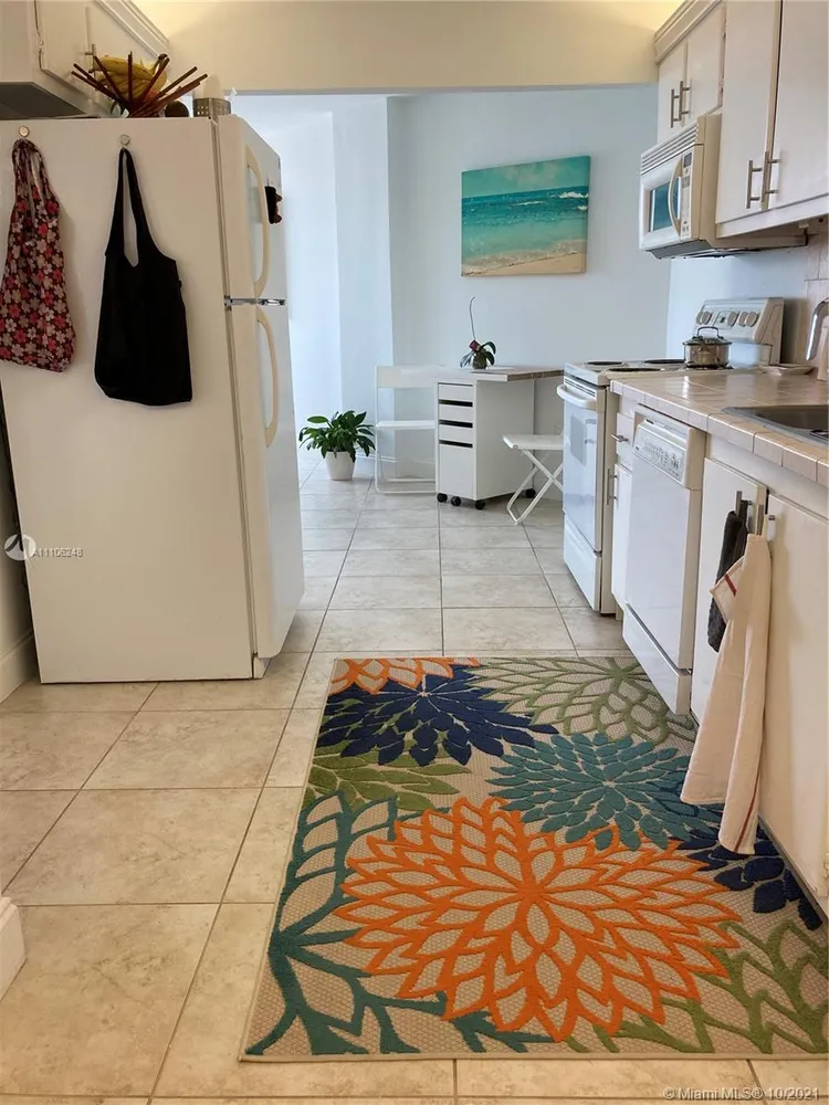 Burleigh House #1121 image #13