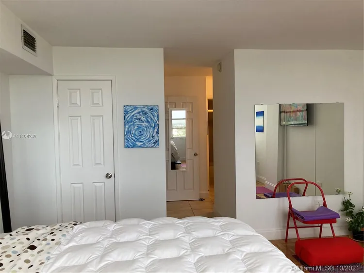 Burleigh House #1121 image #16