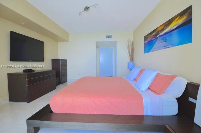 La Perla #1509 image #13