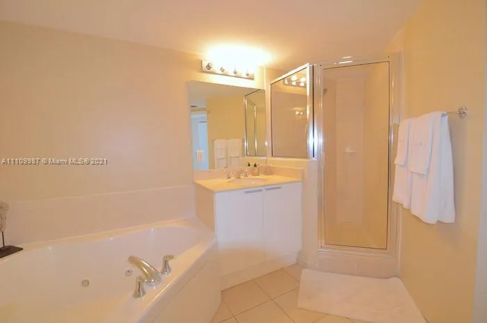 La Perla #1509 image #16