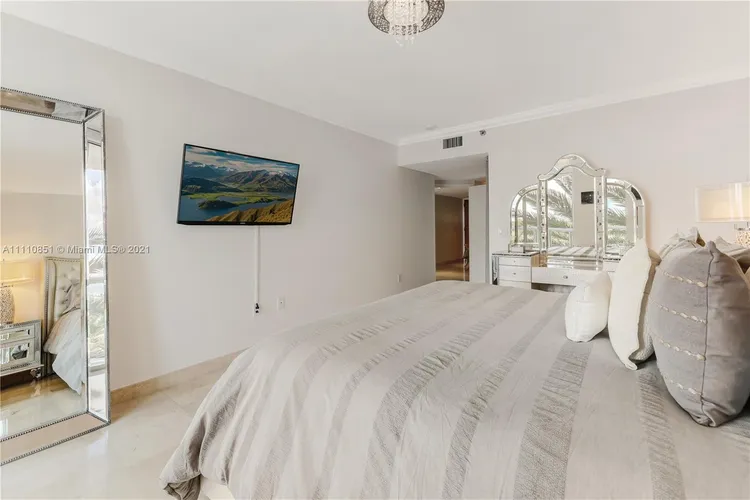 Mirage #5E image #24