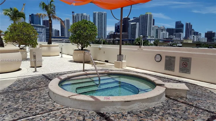 Neo Lofts #1612 image #23