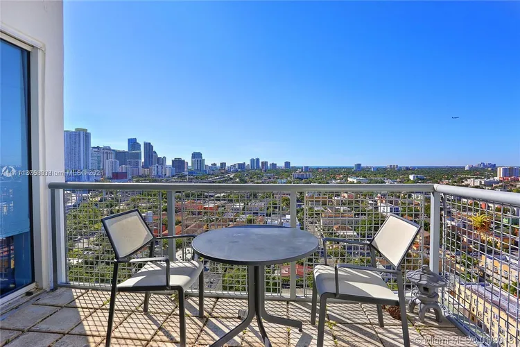 Neo Lofts #1612 image #9