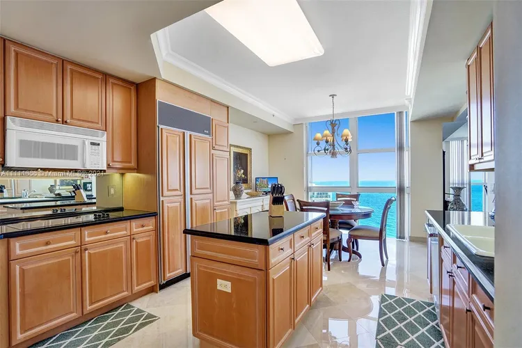 L'Hermitage North Tower #2309 image #13