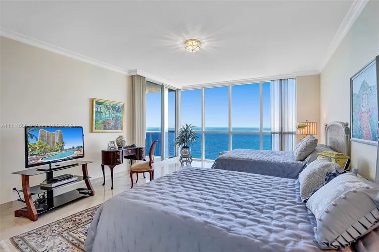 L'Hermitage North Tower #2309 image #17