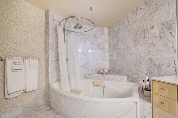 L'Hermitage North Tower #2309 image #19