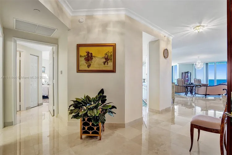 L'Hermitage North Tower #2309 image #8