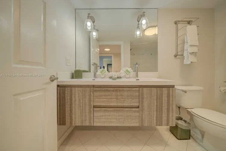 The Mutiny #910 image #14