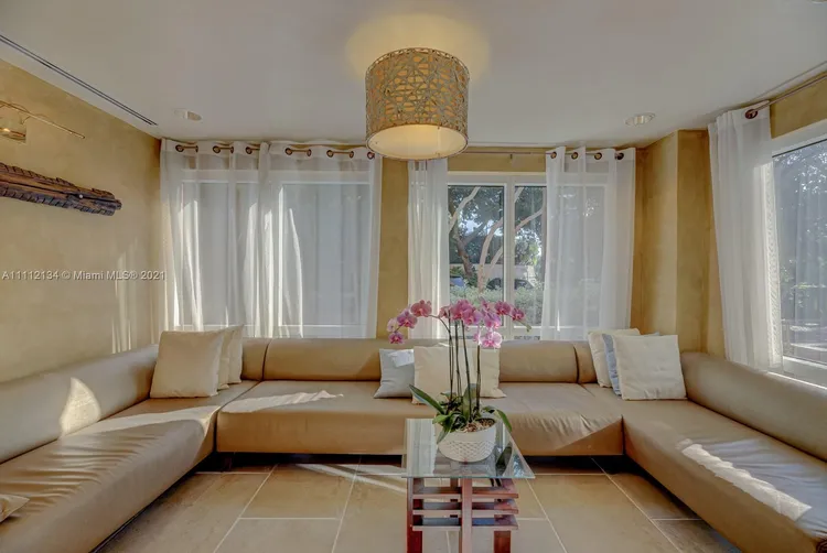 The Mutiny #910 image #23