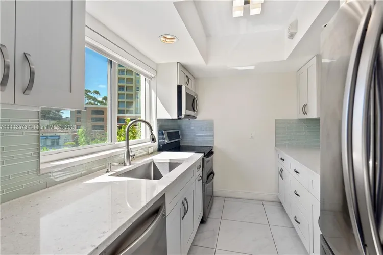 Courts at South Beach #10020 image #11