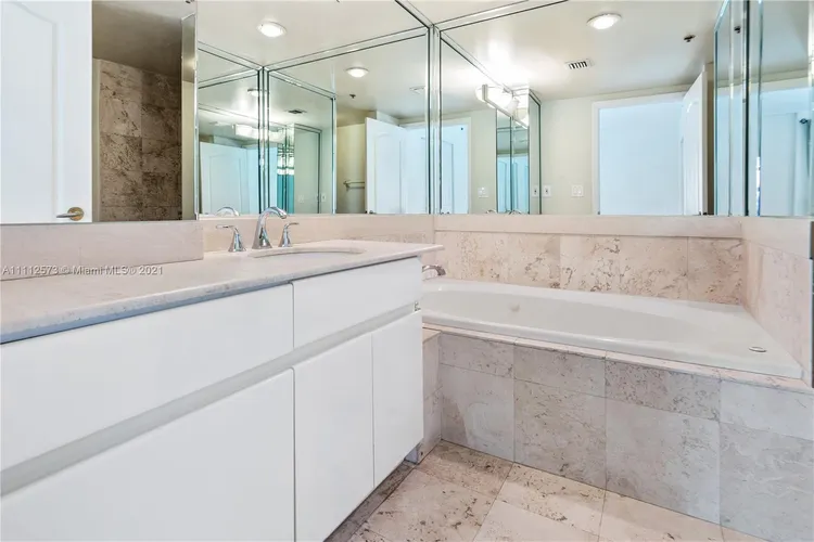 Courts at South Beach #10020 image #24