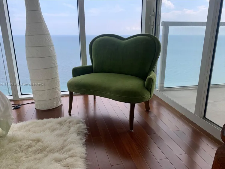 La Perla #3202 image #10