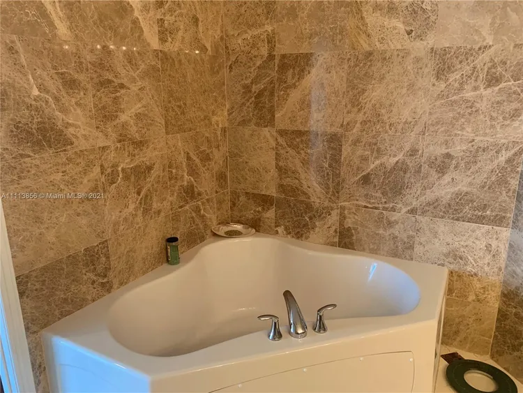 La Perla #3202 image #12