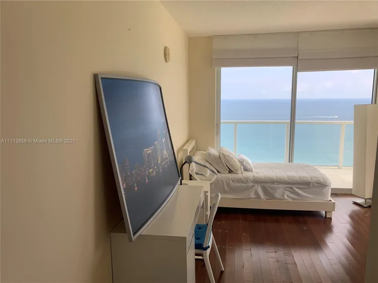 La Perla #3202 image #14