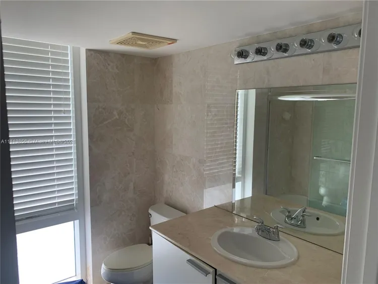 La Perla #3202 image #15