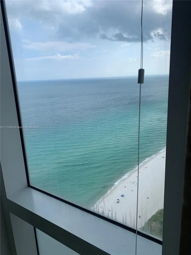 La Perla #3202 image #16