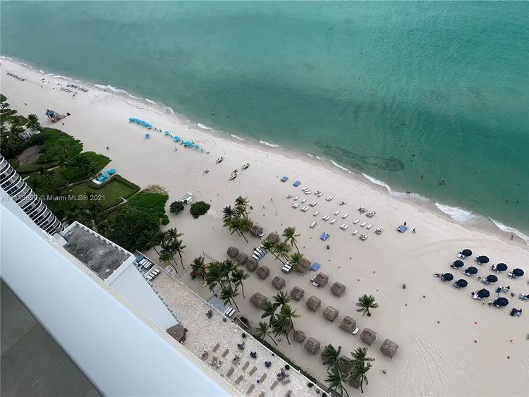 La Perla #3202 image #17