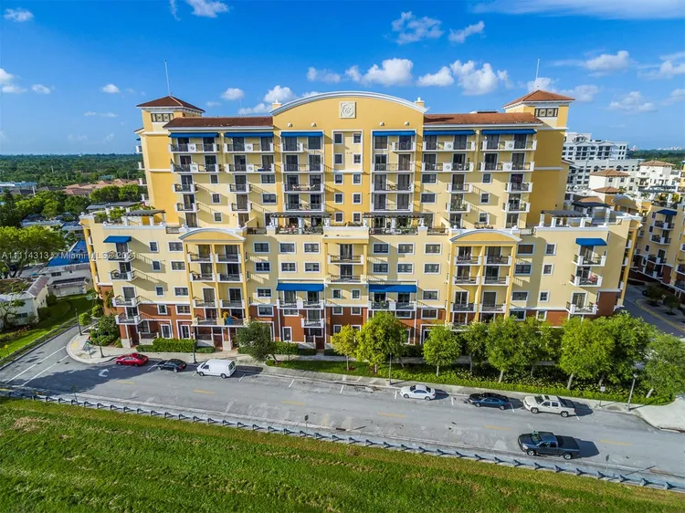 Colonnade at Dadeland #111 image #1