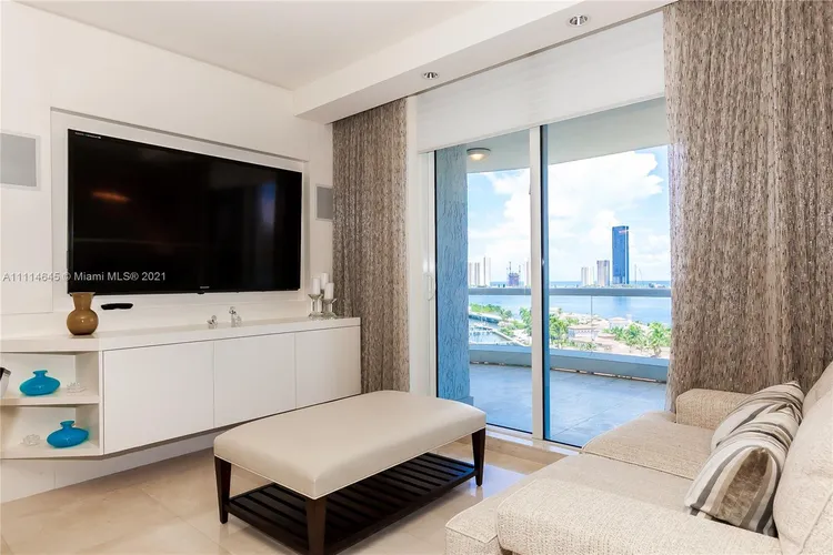 Bella Mare #1105 image #10