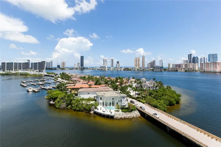 Bella Mare #1105 image #14