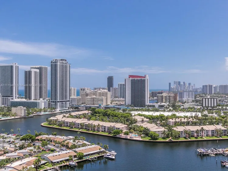 Olympus Towers and Marina #2501 image #25