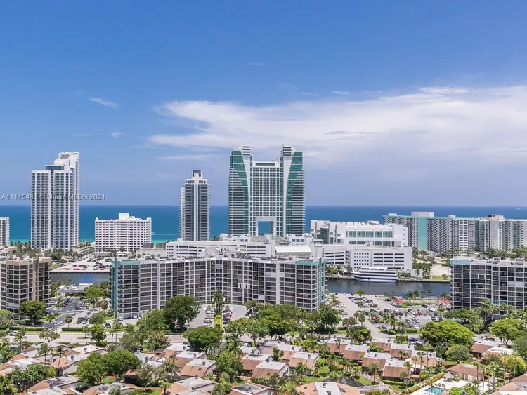 Olympus Towers and Marina #2501 image #26