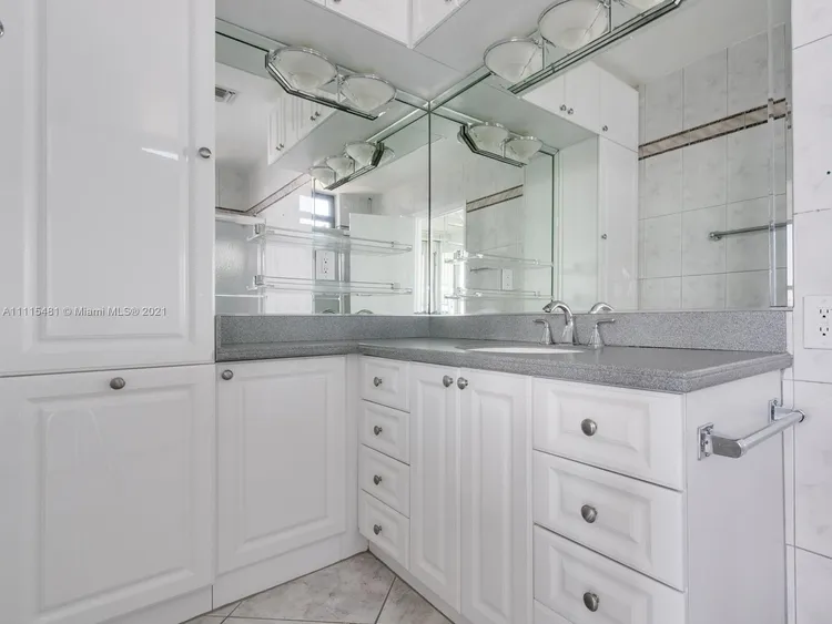 Olympus Towers and Marina #2501 image #32