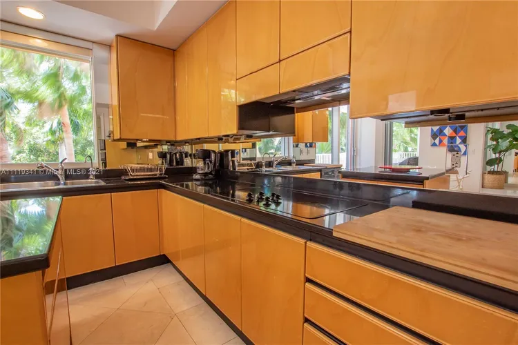 Ocean Club - Club Tower Two #301 image #18