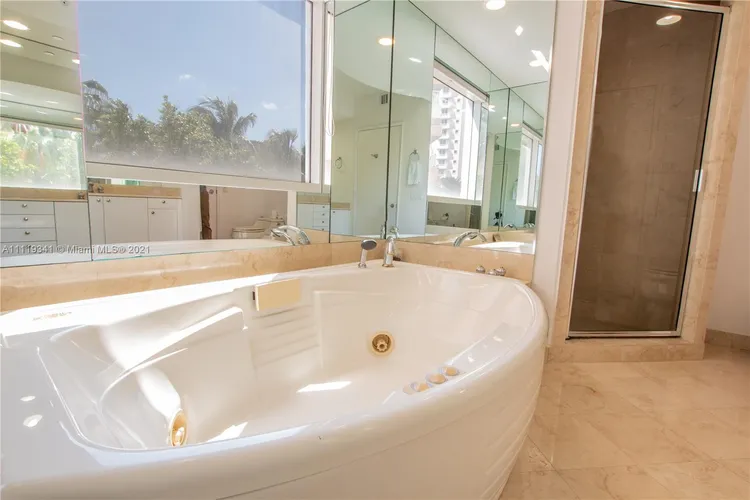 Ocean Club - Club Tower Two #301 image #24