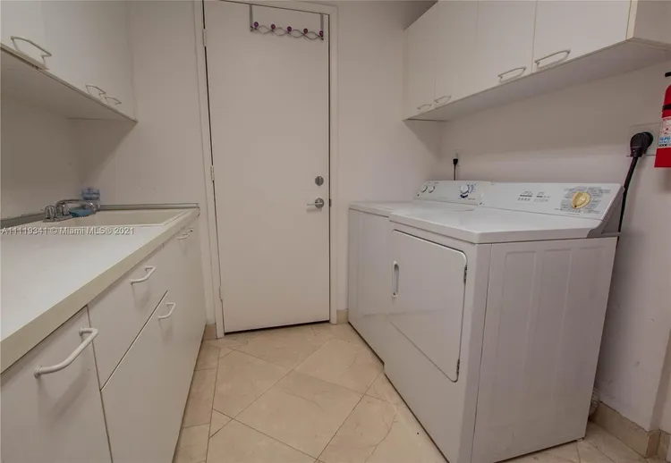 Ocean Club - Club Tower Two #301 image #32