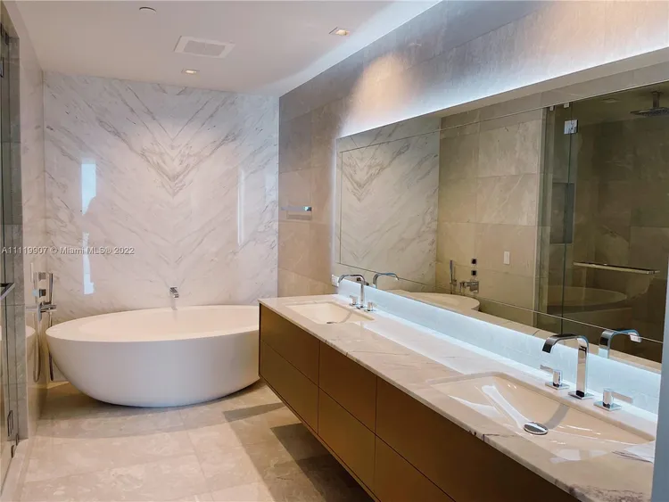 Turnberry Ocean Club Residences #401 image #11