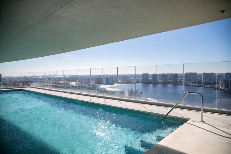Turnberry Ocean Club Residences #401 image #26