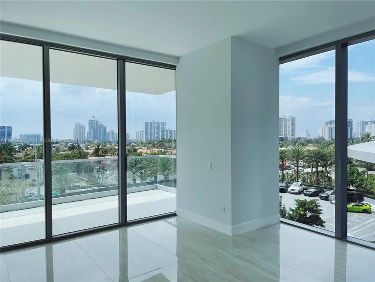 Turnberry Ocean Club Residences #401 image #8