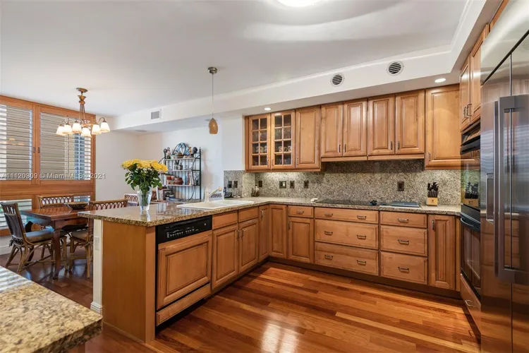 Ocean Club -  Lake Tower #406 image #6