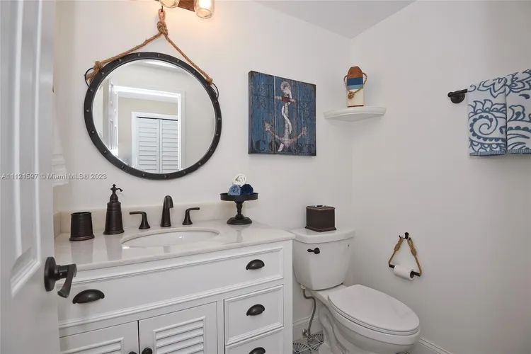 Alexander Towers #817 image #7