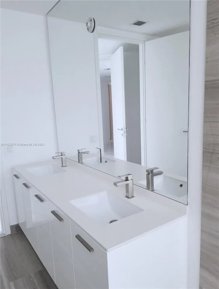 Brickell House #4101 image #16