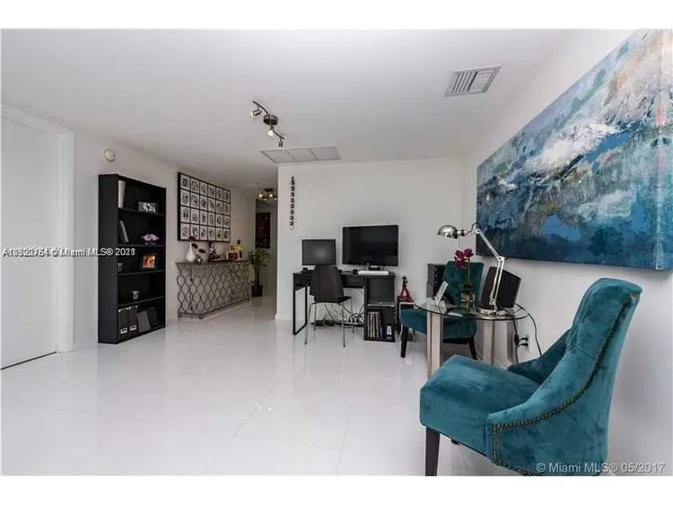 Mint #2405 image #14