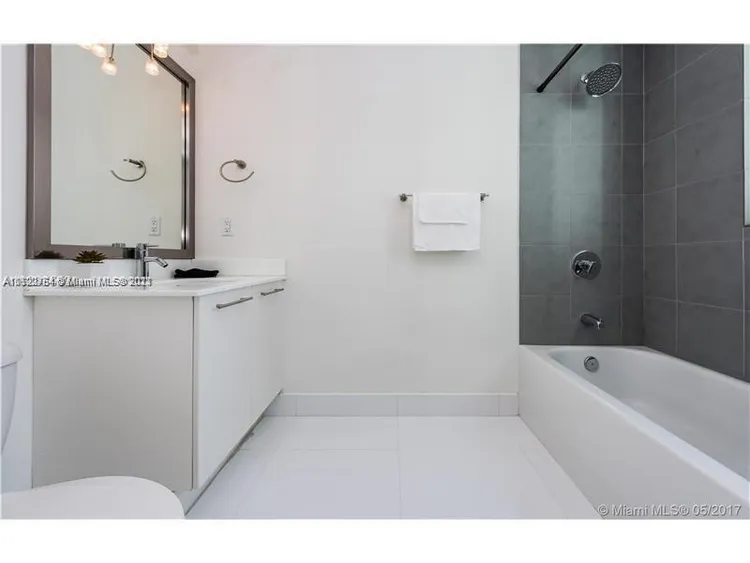 Mint #2405 image #20