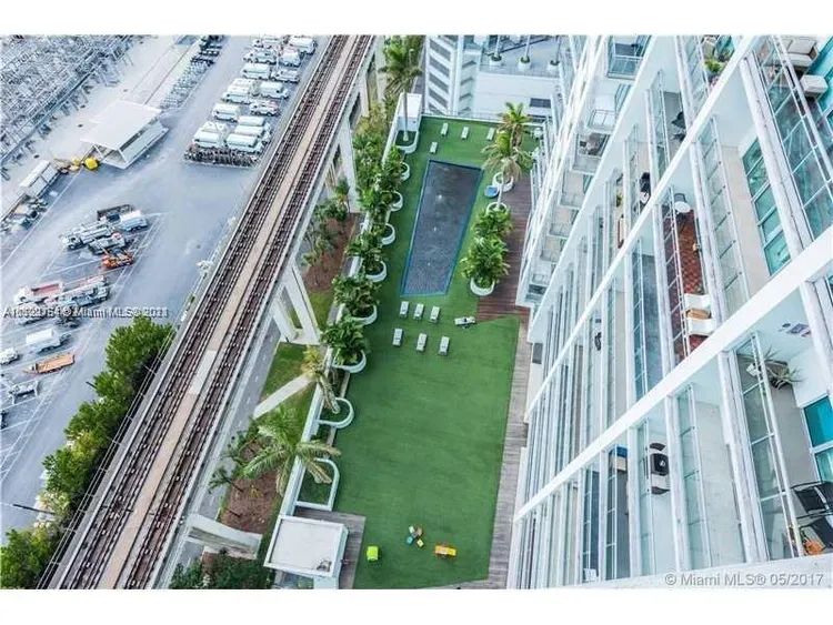 Mint #2405 image #24