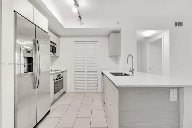 Baltus House #818 image #6