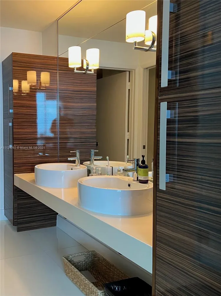 Paramount Bay #3601 image #12